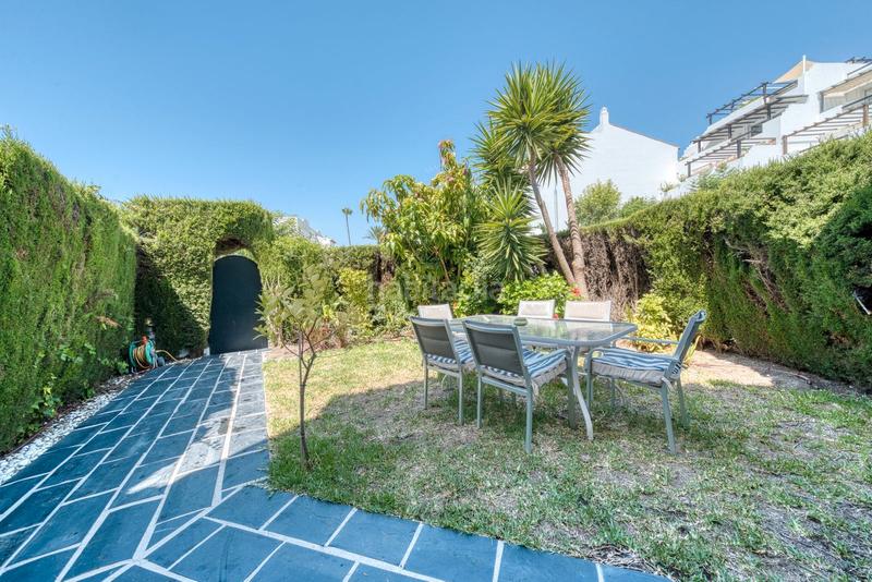 Foto 6aaf5245-06da-4772-b6ff-0f7ce241ef8b. Casa a schiera in calle espliego 11 in Bel - Air Estepona