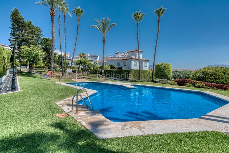 Foto ce61e1fc-bc77-43f7-a0ad-4fce8998dc4a. Casa a schiera in calle espliego 11 in Bel - Air Estepona