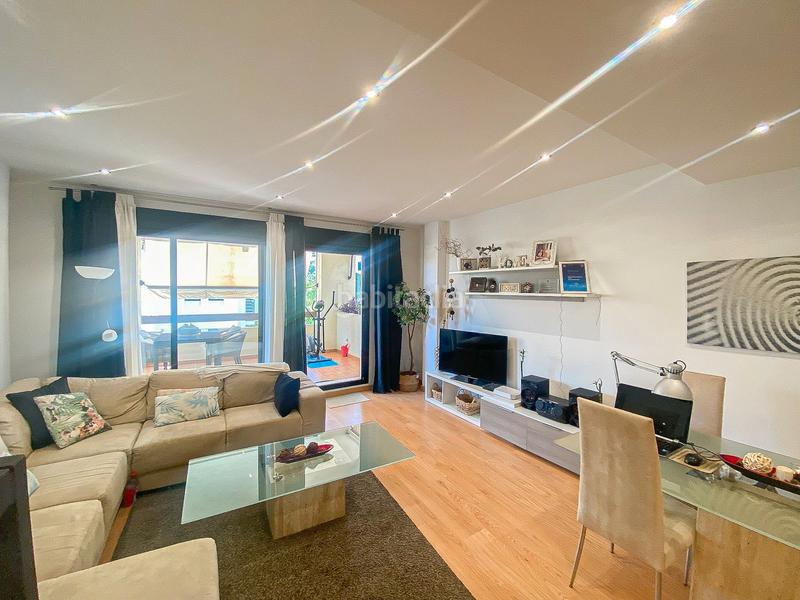 Foto 6378c426-f1b2-4092-9aa8-421ec2f0eb53. Apartamento tu oasis en selwo: lujo y confort a un paso del mar en Estepona