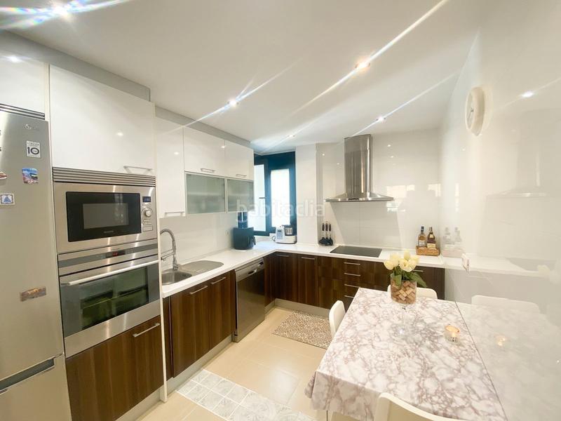Foto d8325d55-22e4-4cf4-9f5f-6aaef1a2b8cb. Apartamento tu oasis en selwo: lujo y confort a un paso del mar en Estepona