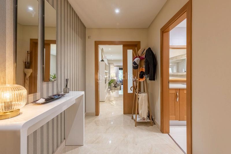 Foto 18c62d39-ae3c-4d6c-80a9-0f49ba9cebbb. Piso en calle las mimosas 5 las mimosas, Puerto Banús: su oasis de lujo y exclusividad le espera en Marbella