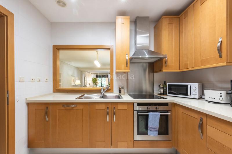Foto 448ae296-488c-4b6c-ab9c-8607913eeb74. Piso en calle las mimosas 5 las mimosas, Puerto Banús: su oasis de lujo y exclusividad le espera en Marbella