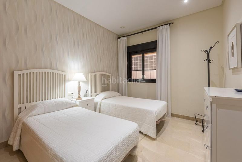 Foto ae3b4784-f897-4a15-aa85-706307613527. Piso en calle las mimosas 5 las mimosas, Puerto Banús: su oasis de lujo y exclusividad le espera en Marbella