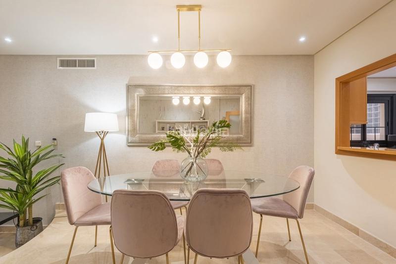 Foto c9dd8481-1fb8-40bb-a292-a2bb7ef39d8c. Piso en calle las mimosas 5 las mimosas, Puerto Banús: su oasis de lujo y exclusividad le espera en Marbella