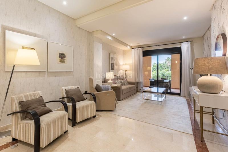 Foto f534cbfd-38de-4859-a255-563e1abd3950. Piso en calle las mimosas 5 las mimosas, Puerto Banús: su oasis de lujo y exclusividad le espera en Marbella