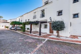Casa adossada a Urbanización los olivos i 1. ¡descubra el lujo y la tranquilidad en los naranjos country club