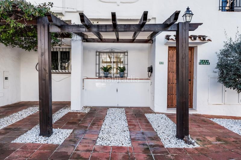 Foto 3547b3be-6d66-4960-b377-2181dff00d6d. Semi detached house in urbanización los olivos i 1 in Marbella