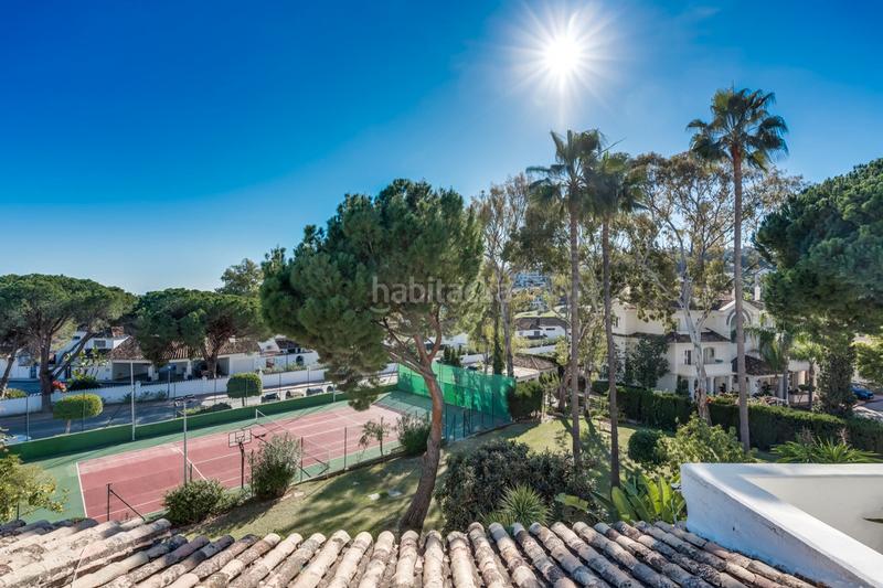 Foto 5baeae12-54ef-4859-a845-11af233f8c46. Semi detached house in urbanización los olivos i 1 in Marbella