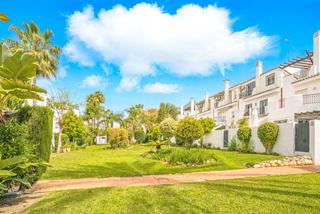 Casa adossada a Urbanización los naranjos de marbella 399. ¡los naranjos de marbella: tu oasis de lujo y privacidad te espe