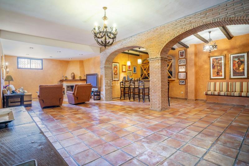 Foto 63c144e0-f52c-4a88-8ab7-99b853f4ef23. Chalet dans calle 19 c 501 dans Guadalmina Alta Marbella