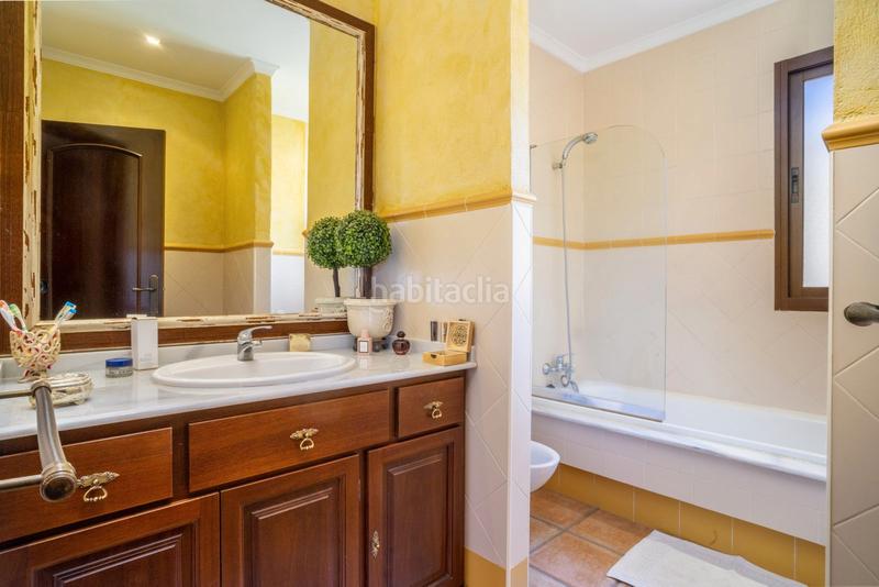 Foto 7714f8fb-050a-45df-be7b-2a7460a69b76. Chalet dans calle 19 c 501 dans Guadalmina Alta Marbella