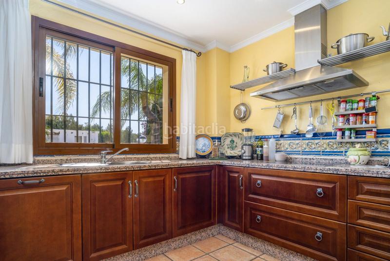 Foto c3b25fca-abfb-42e7-bf56-932677a8972e. Chalet dans calle 19 c 501 dans Guadalmina Alta Marbella