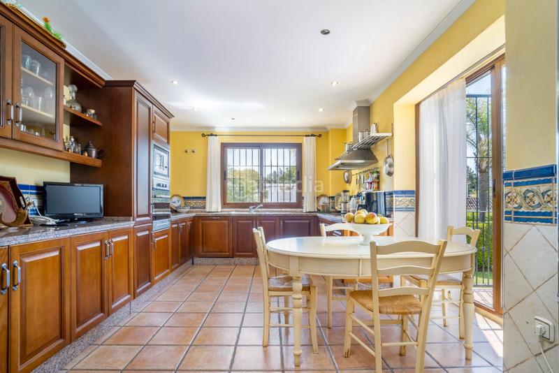 Foto d6797f5e-22bb-46c5-976f-439e7b5eb792. Chalet dans calle 19 c 501 dans Guadalmina Alta Marbella