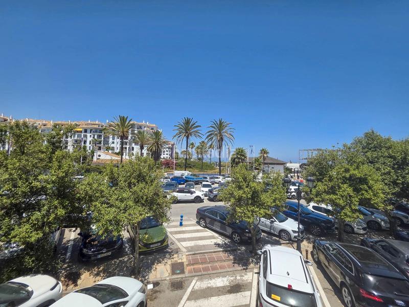 Foto f8634fc2-fe03-4b12-b982-d6f4a4e55a04. Pis a n-340 147 a Puerto de la Duquesa Manilva