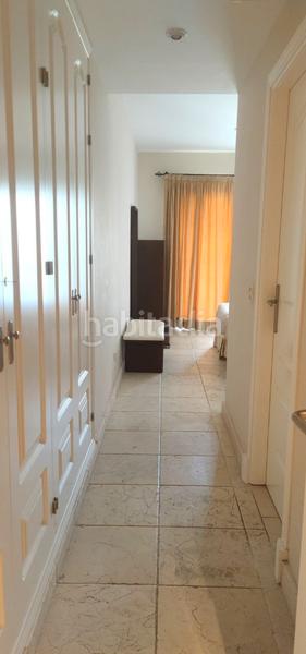 Foto 05c6303d-d03c-4945-9567-09584f2ac493. Piso en calle dunas de casasola 9e apartamento de lujo en benatalaya: tu oasis en la costa del sol en Estepona