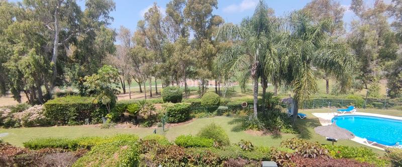 Foto 1d12791d-9af4-4a60-bf0f-288a9ae5fc94. Piso en calle dunas de casasola 9e apartamento de lujo en benatalaya: tu oasis en la costa del sol en Estepona