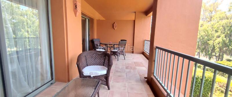 Foto b6373b58-661d-418f-96ad-cfa0a7e43536. Piso en calle dunas de casasola 9e apartamento de lujo en benatalaya: tu oasis en la costa del sol en Estepona