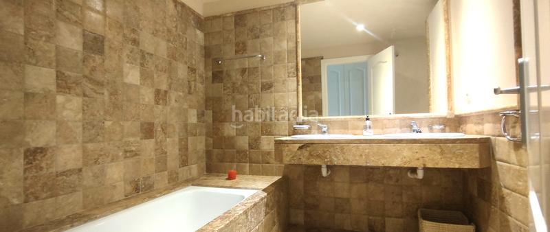 Foto cb5f7356-0415-4eb9-a0fc-ed95110f4b5e. Piso en calle dunas de casasola 9e apartamento de lujo en benatalaya: tu oasis en la costa del sol en Estepona
