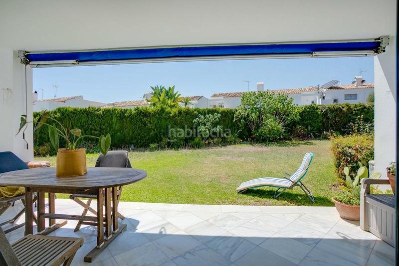 Foto 08b0fafb-87f7-4506-ae5a-bb3849f2a045. Piso en avenida del coral 43 tu paraíso en atalaya: exclusivo apartamento en planta baja en Estepona