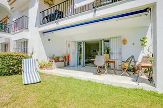 Piso en Avenida del coral 43. Tu paraíso en atalaya: exclusivo apartamento en planta baja