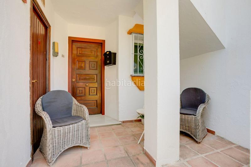 Foto abf35ec1-6a34-4018-aa61-1a3c16668c77. Piso en avenida del coral 43 tu paraíso en atalaya: exclusivo apartamento en planta baja en Estepona