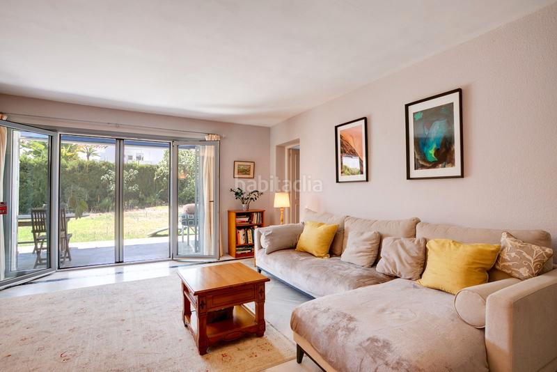 Foto b494c1e9-6d77-4825-86ed-a02f699671a2. Piso en avenida del coral 43 tu paraíso en atalaya: exclusivo apartamento en planta baja en Estepona