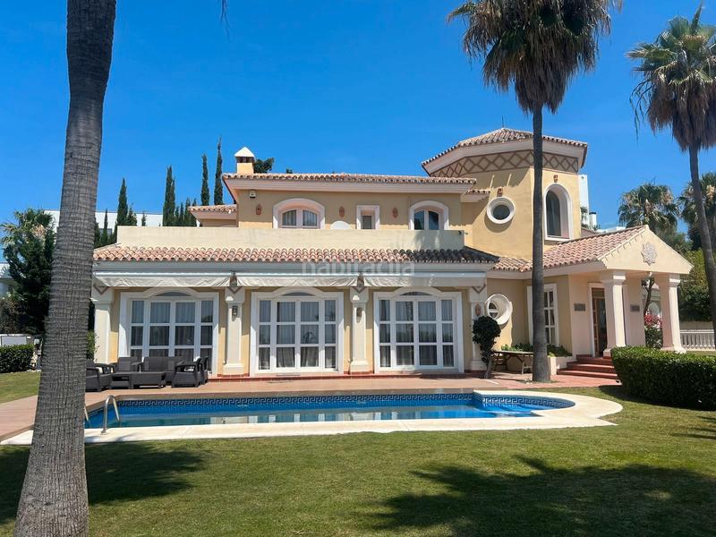 Foto 94a7d357-cd84-48a3-92ff-344e142aa82c. Chalet en la panera 19 tu oasis de lujo en La Concha - Resina Golf Estepona