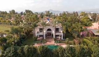 Chalet à Calle 4 a 12. Mansión de ensueño en guadalmina baja