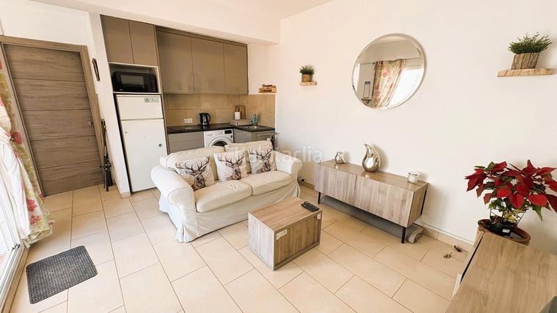 Foto 4e7eab6b-2aca-495a-8cd1-b33c44ec67f4. Piso en n-340 147 la duquesa: tu oasis mediterráneo en Manilva