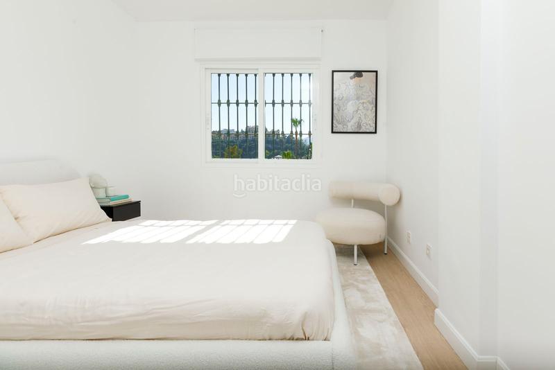 Foto a88f8bb1-ab40-44f7-bc26-a6b7324a33c4. Piso en calle la pacheca alta 22 exclusivo apartamento en planta baja con jardín privado en la quinta, : lujo y vistas panorámicas en Benahavís