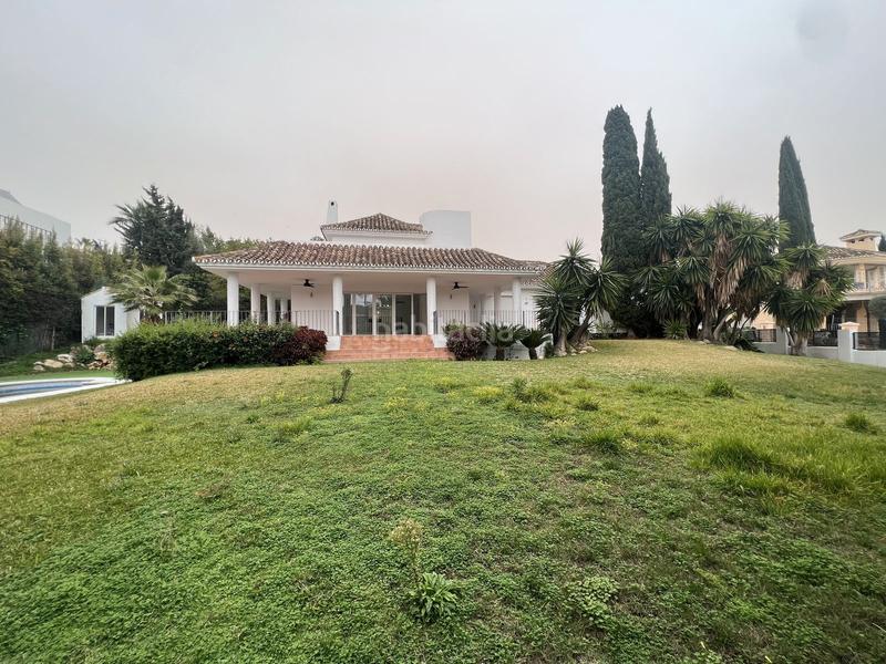 Foto 28a08451-4461-4a9d-9356-6e0bf44aa559. Chalet in calle los granados 18 in Puerto Banús Marbella