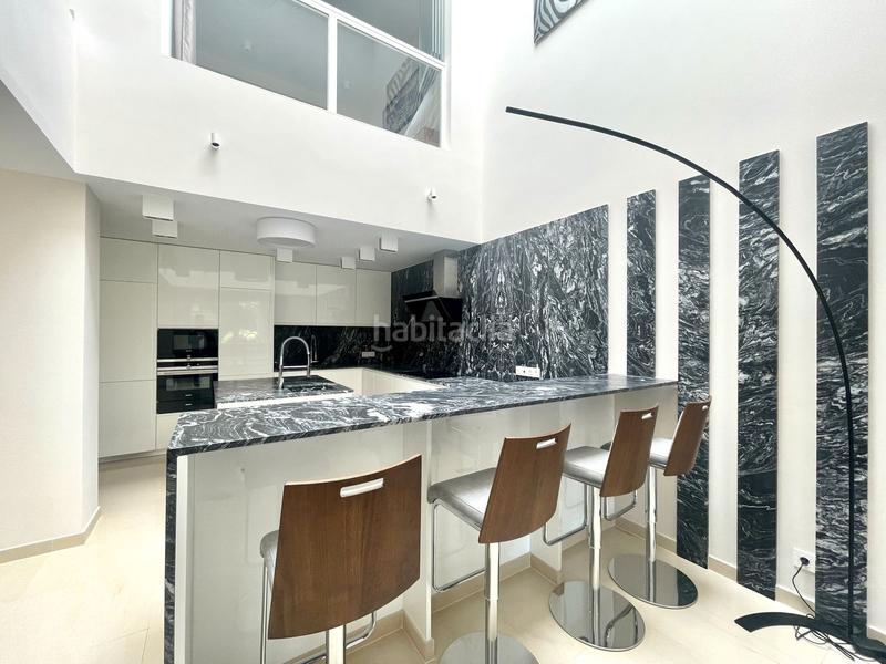 Foto dd263cb1-c7fb-4b9f-9600-b02dc09fd6b0. Dúplex a plaza de los naranjos 4 a Casco Antiguo Marbella