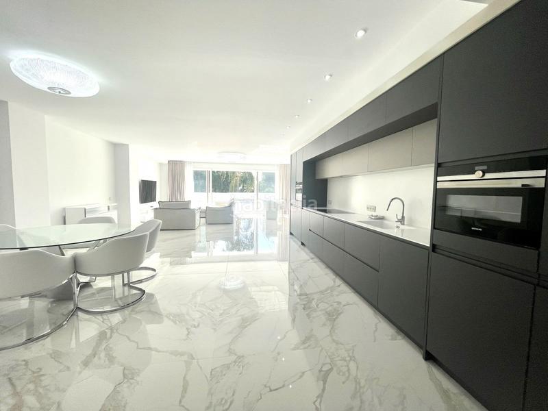 Foto c82ece9a-5ef8-441d-806f-43e6da73375d. Appartement in conjunto benabolá 7 in Puerto Banús Marbella