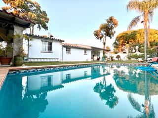 Xalet  Avenida josé luis carrillo 6. ¡villa andaluz con precio exclusivo!