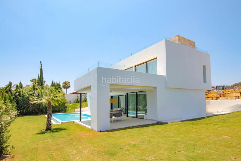 Foto 2ee73057-eabd-4796-a322-9625d7aa61bc. Chalet en calle villa borghese 1 valle romano: lujo listo para vivir en Estepona