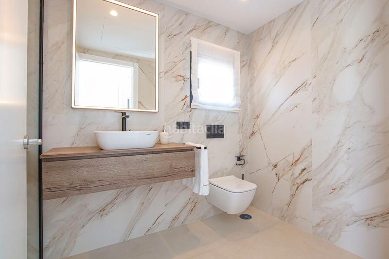 Foto d0645d48-ab7c-43d4-b0b8-1f40c566f6e6. Chalet en calle villa borghese 1 valle romano: lujo listo para vivir en Estepona