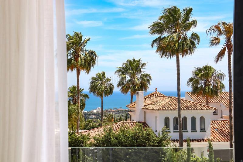 Foto db7b41a7-ff56-4337-b87c-86b26e017628. Chalet en calle villa borghese 1 valle romano: lujo listo para vivir en Estepona