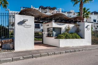 Pis a Avenida de la resina 105. Apartamento de ensueño en sunset golf, estepona: lujo y comodida