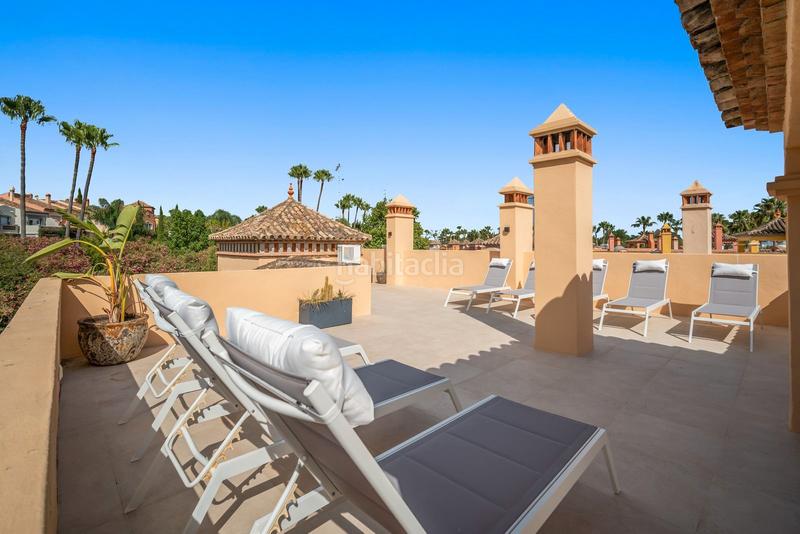 Foto 4a60f227-db07-4858-8ab2-4258fc70e1ba. Casa bifamiliare in calle vasari 11 in La Dama de Noche - La Alzambra Marbella