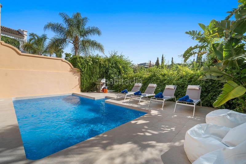 Foto 5c429133-f695-4d3f-b723-73ba8baac3ee. Casa bifamiliare in calle vasari 11 in La Dama de Noche - La Alzambra Marbella