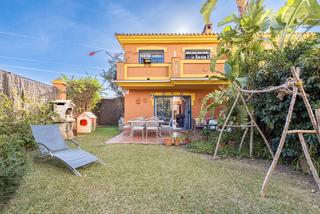 Casa aparellada  Calle garcía lorca 57. Oportunidad única: encantadora adosada en vistazur, atalaya – tu
