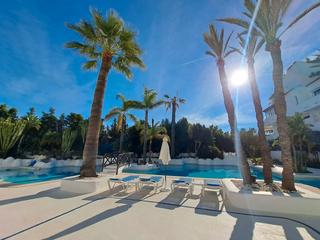 Appartement à Avenida de julio iglesias 16. Apartamento esquinero con potencial ilimitado en la isla, puerto