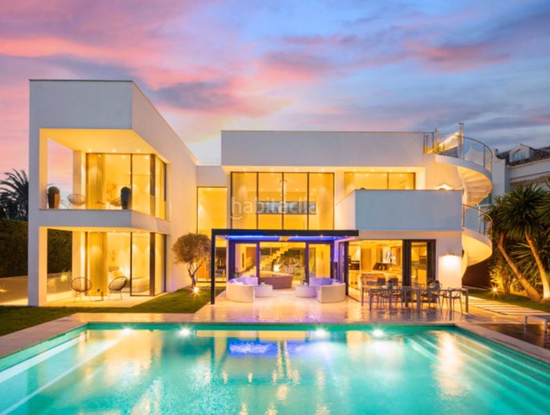 Foto 637784d3-a2fe-4be0-9b1f-b8fda5509a73. Xalet a calle jesus puente 12 a Puerto Banús Marbella