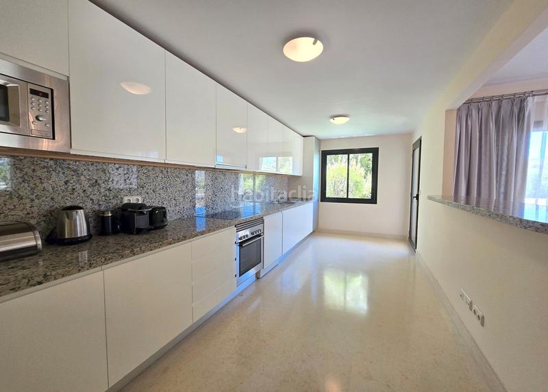 Foto 9db25f3a-d5fa-4d6d-880f-25a54978555c. Appartamento in avenida de ronda 3c in los arqueros - puerto del almendro Benahavís