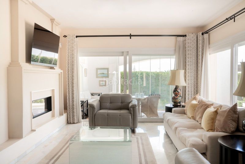 Foto 2dd939fc-610a-4a4f-a27d-fd8570b0eb93. Chalet en lugar urbanizacion el paraiso 514c el paraíso: tu villa de ensueño en Estepona