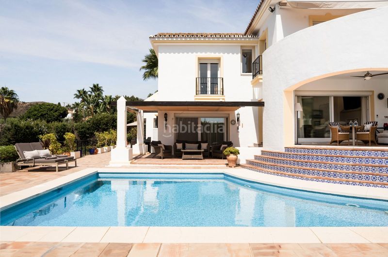 Foto 79389404-3263-4a92-b5ed-88c7725c2494. Chalet en lugar urbanizacion el paraiso 514c el paraíso: tu villa de ensueño en Estepona
