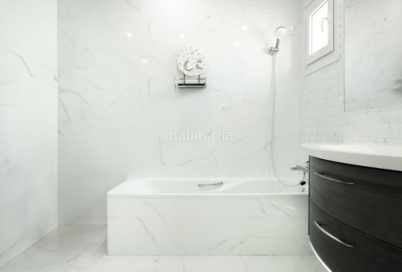 Foto 83afc2fe-7337-4bbc-9845-bb67bac68619. Chalet en lugar urbanizacion el paraiso 514c el paraíso: tu villa de ensueño en Estepona