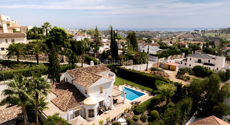 Foto 9601fb4b-3c36-48ab-ad8e-1388994e6bc6. Chalet en lugar urbanizacion el paraiso 514c el paraíso: tu villa de ensueño en Estepona