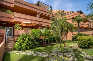 Flat  Calle isabel clara eugenia 357. Embrujo playa: tu edén costero