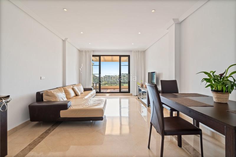 Foto 495ab80a-9da9-4dbb-9212-fee38acdc09a. Ático en urbanizacion torre esteril 100 ático en los arqueros: vistas golf y lujo en Benahavís